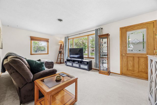 426 3rd Avenue E, West Fargo, ND 58078