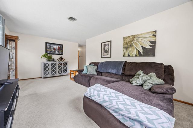 426 3rd Avenue E, West Fargo, ND 58078