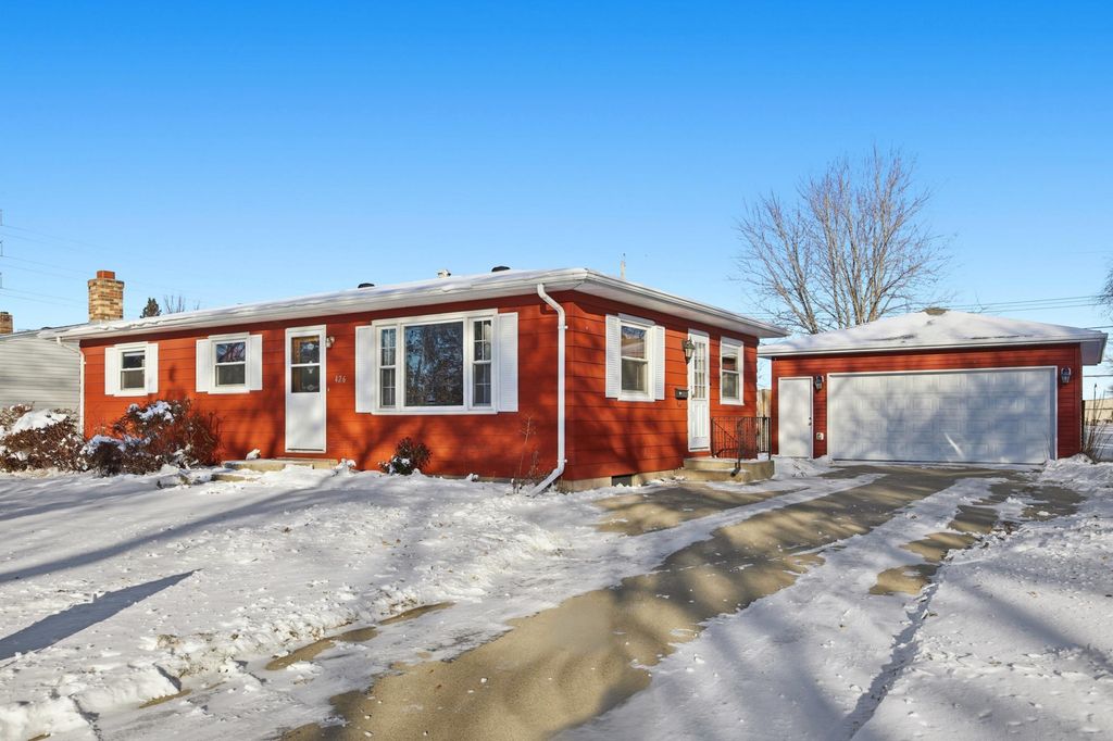 426 3rd Avenue E, West Fargo, ND 58078