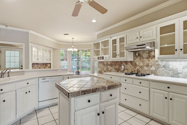 4117 Hollow Oak Circle, Tyler, TX 75707