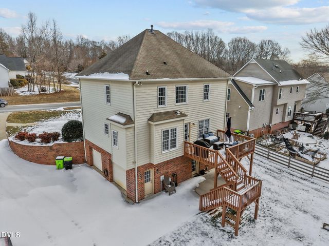 7511 Kristen Drive, Oak Ridge, NC 27310