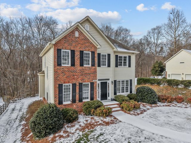 7511 Kristen Drive, Oak Ridge, NC 27310