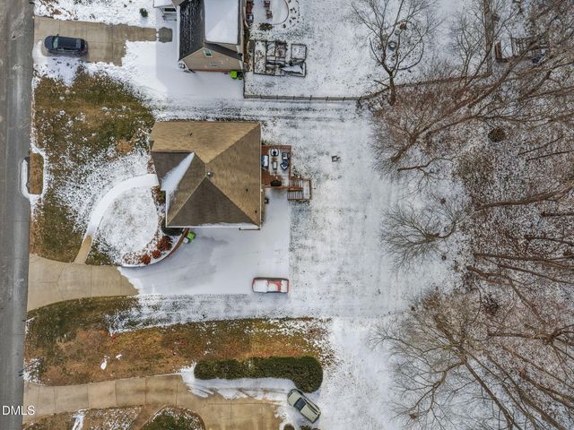 7511 Kristen Drive, Oak Ridge, NC 27310