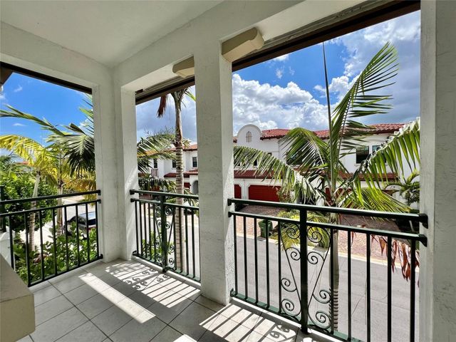 11679 SW 13th Court, Pembroke Pines, FL 33025