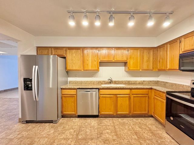 9450 N 95th Street Unit 215, Scottsdale, AZ 85258