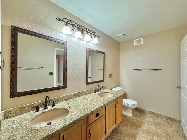9450 N 95th Street Unit 215, Scottsdale, AZ 85258