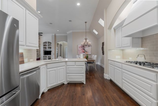 6166 Stapleford Circle, Dallas, TX 75252