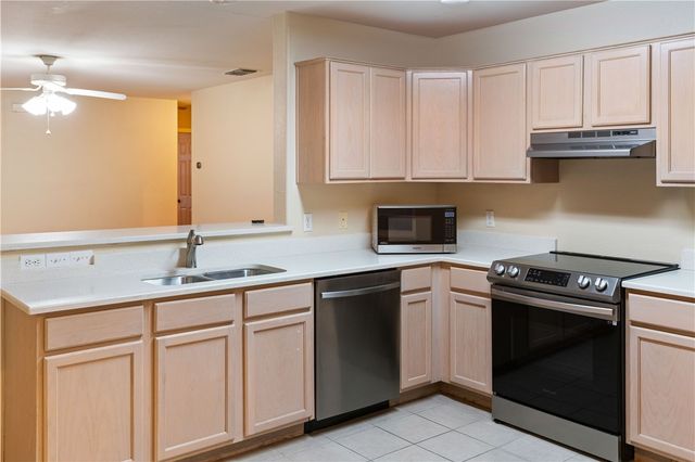 3105 Halifax Dr, Corpus Christi, TX 78414