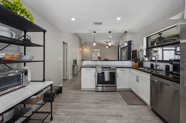 2482 Bedford Mews Drive, Wellington, FL 33414