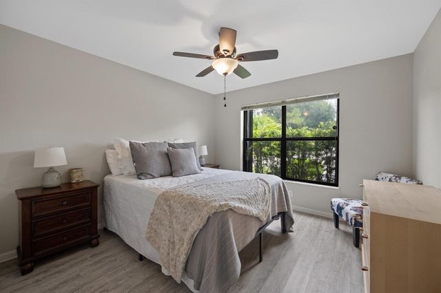 2482 Bedford Mews Drive, Wellington, FL 33414