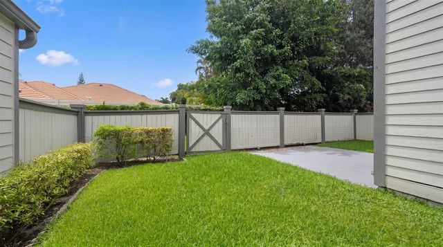 2482 Bedford Mews Drive, Wellington, FL 33414