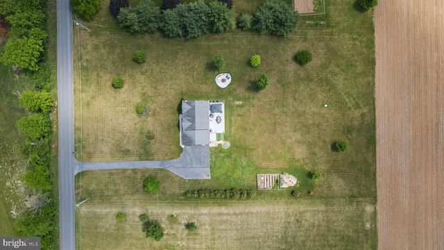 36 MINE RD, Fleetwood, PA 19522