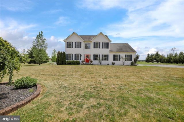 36 MINE RD, Fleetwood, PA 19522