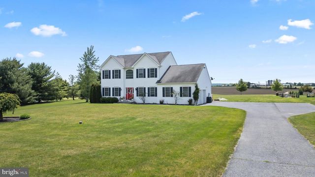 36 MINE RD, Fleetwood, PA 19522