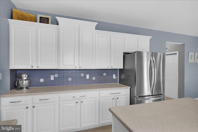 36 MINE RD, Fleetwood, PA 19522