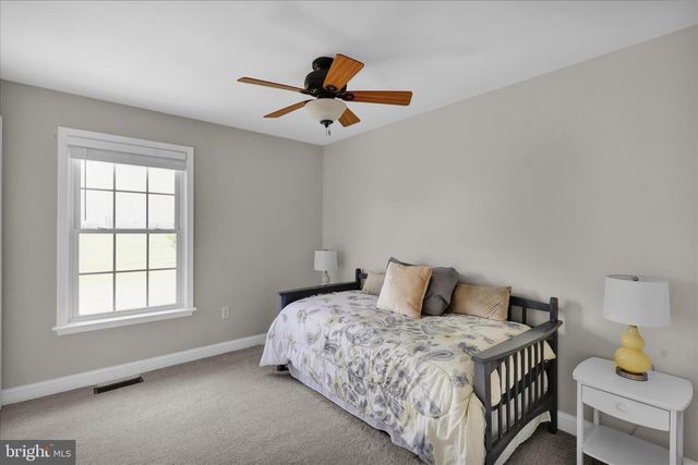 36 MINE RD, Fleetwood, PA 19522