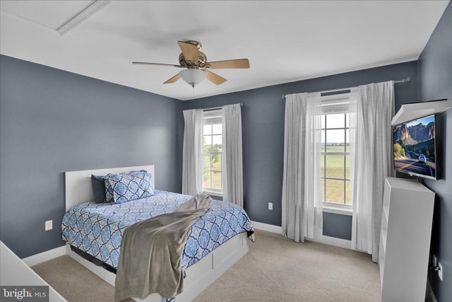 36 MINE RD, Fleetwood, PA 19522