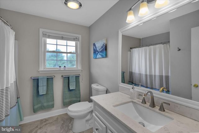 36 MINE RD, Fleetwood, PA 19522