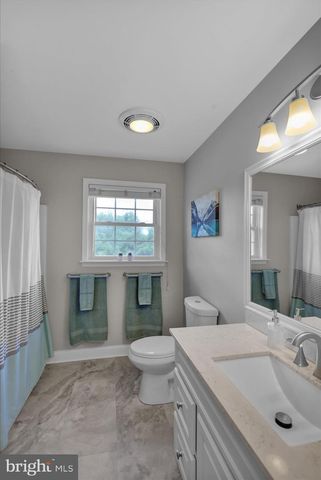 36 MINE RD, Fleetwood, PA 19522