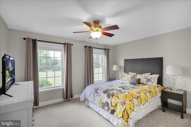 36 MINE RD, Fleetwood, PA 19522