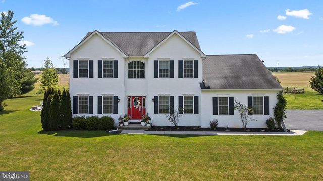36 MINE RD, Fleetwood, PA 19522