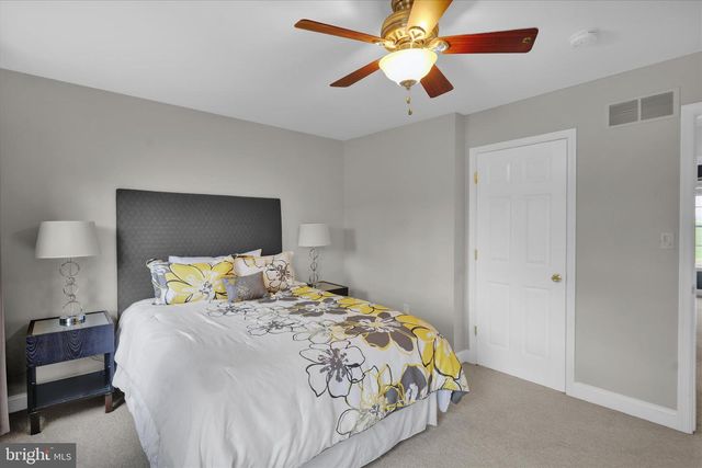 36 MINE RD, Fleetwood, PA 19522