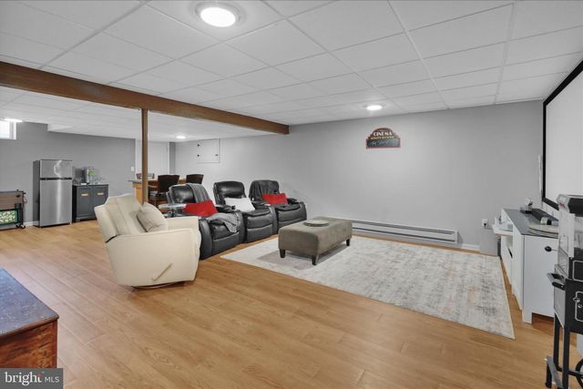 36 MINE RD, Fleetwood, PA 19522
