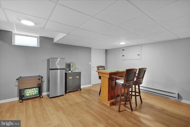 36 MINE RD, Fleetwood, PA 19522