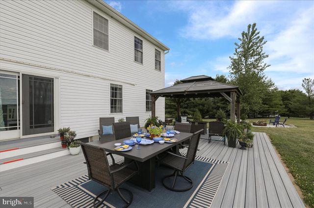 36 MINE RD, Fleetwood, PA 19522
