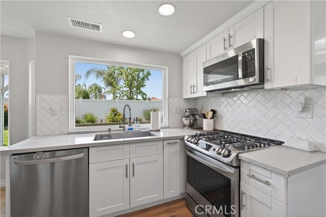 28743 Fox Tail, Highland, CA 92346