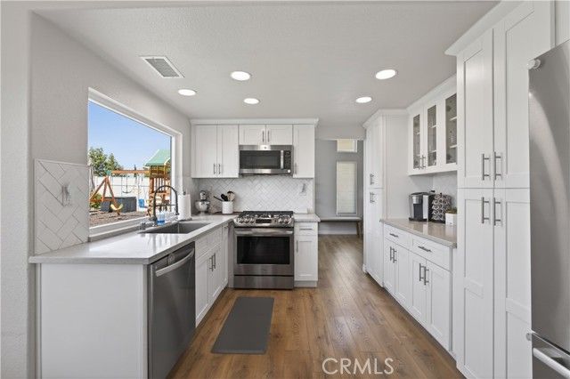28743 Fox Tail, Highland, CA 92346