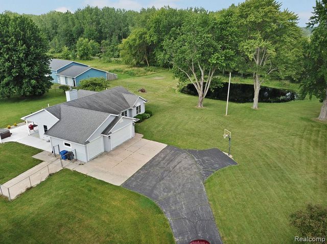3334 E Freeland Road, Freeland, MI 48623