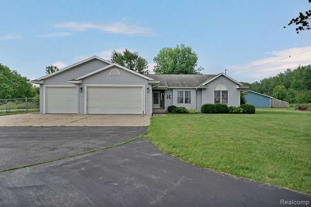3334 E Freeland Road, Freeland, MI 48623