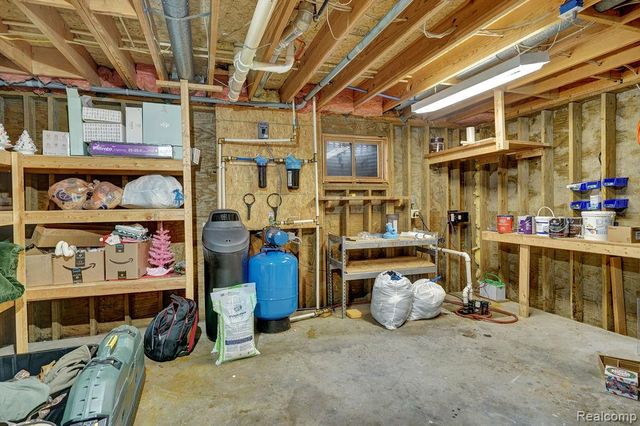 3334 E Freeland Road, Freeland, MI 48623