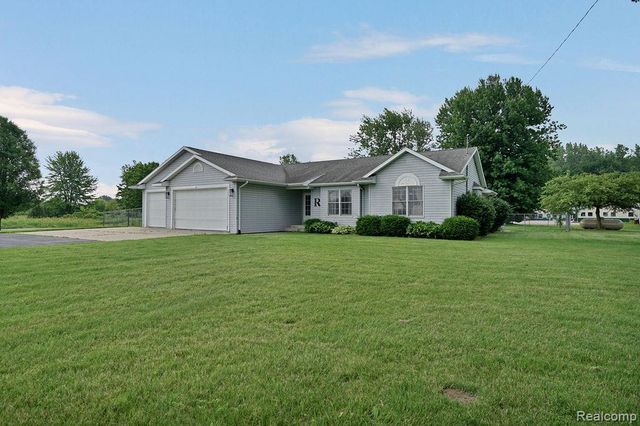 3334 E Freeland Road, Freeland, MI 48623