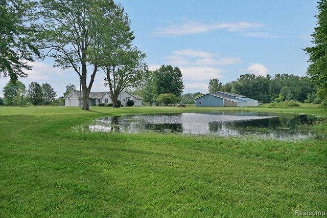 3334 E Freeland Road, Freeland, MI 48623