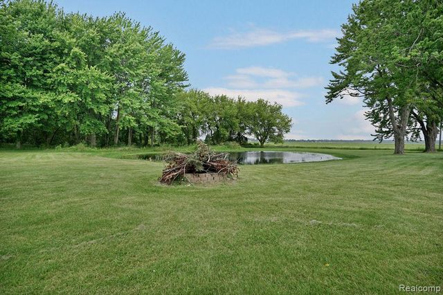 3334 E Freeland Road, Freeland, MI 48623