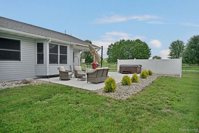 3334 E Freeland Road, Freeland, MI 48623