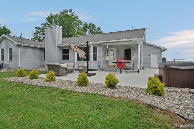 3334 E Freeland Road, Freeland, MI 48623