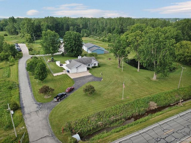 3334 E Freeland Road, Freeland, MI 48623