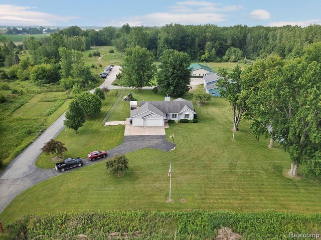 3334 E Freeland Road, Freeland, MI 48623