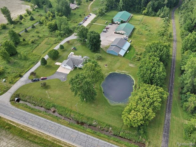 3334 E Freeland Road, Freeland, MI 48623