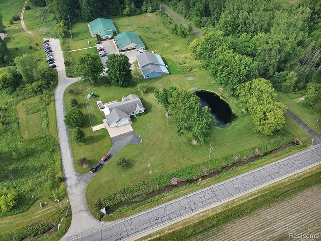 3334 E Freeland Road, Freeland, MI 48623