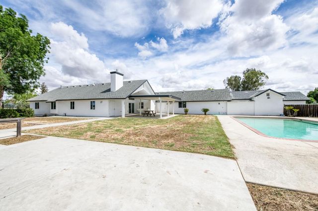 16564 Monreal Road, Madera, CA 93636