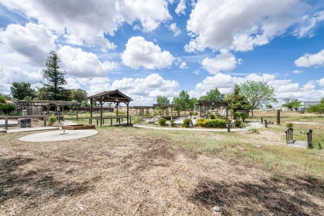 16564 Monreal Road, Madera, CA 93636