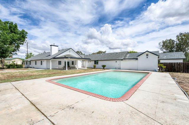 16564 Monreal Road, Madera, CA 93636