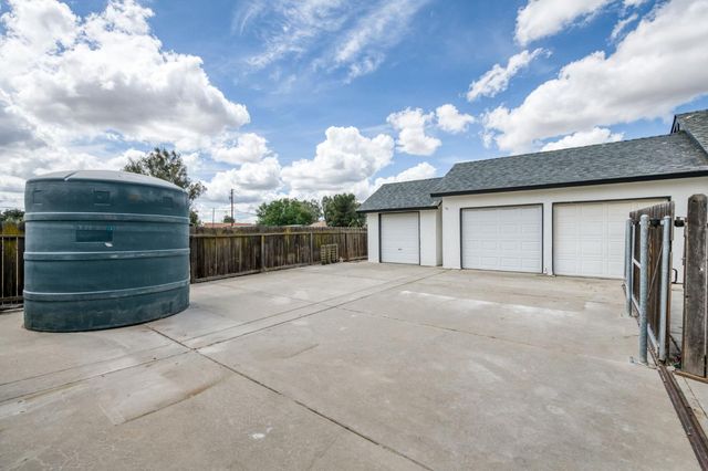 16564 Monreal Road, Madera, CA 93636