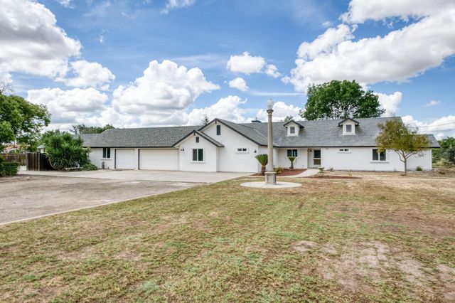 16564 Monreal Road, Madera, CA 93636