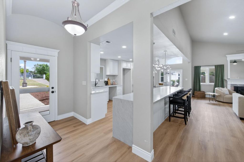 Image 11 of property listing at 16564 Monreal Road, Madera, CA 93636