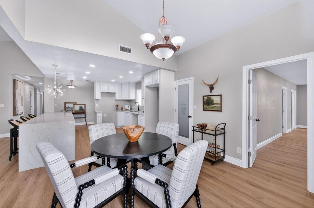 Image 15 of property listing at 16564 Monreal Road, Madera, CA 93636